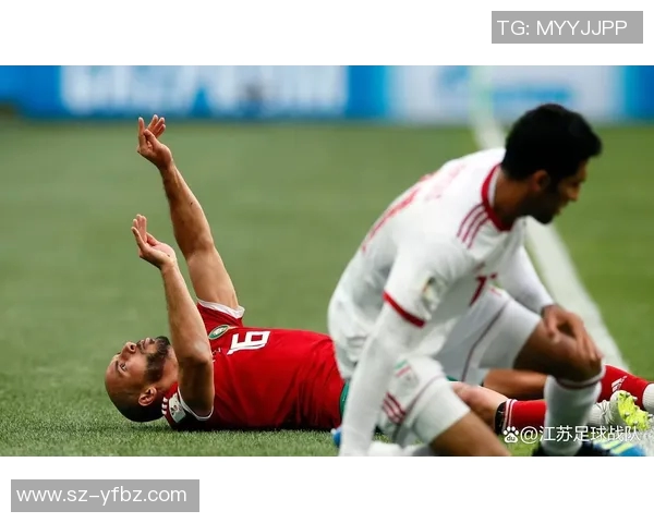 【慢镜回放】哈兰德犀利头球瞬间，足球瞬间的艺术与激情